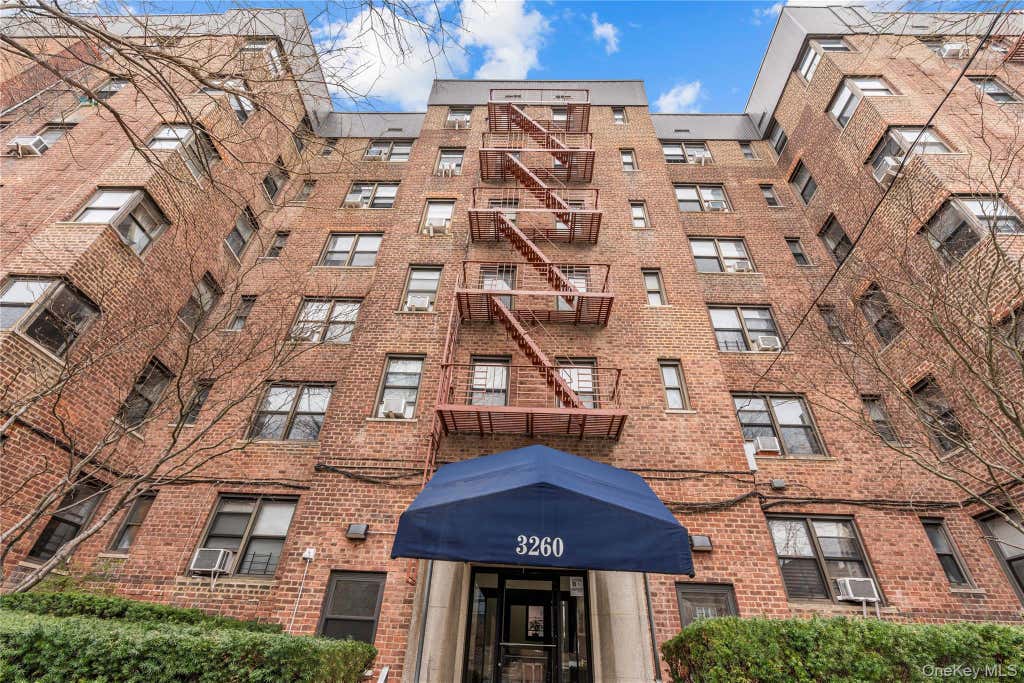 Photo of 3260 Netherland Avenue #3F, Bronx, NY 10463 (MLS # 1043810)