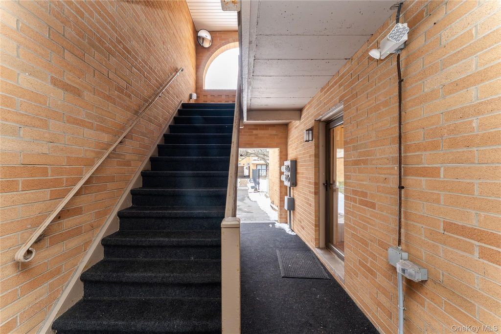 Photo of 14 Florence Ave #25B, Freeport, NY 11520 (MLS # 960505)