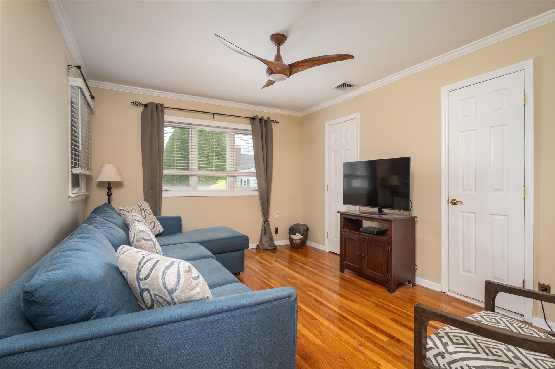 1248 Pleasant Road, Wantagh, New York image 13
