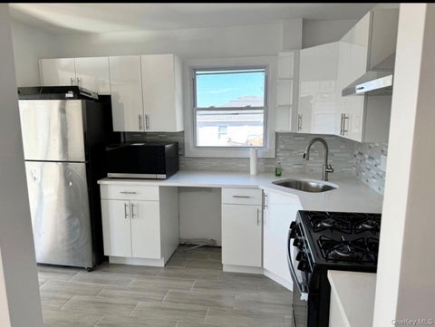 Multifamily For Rent - 1515 209th Street #3<br/> Queens County, Bayside, NY 11360