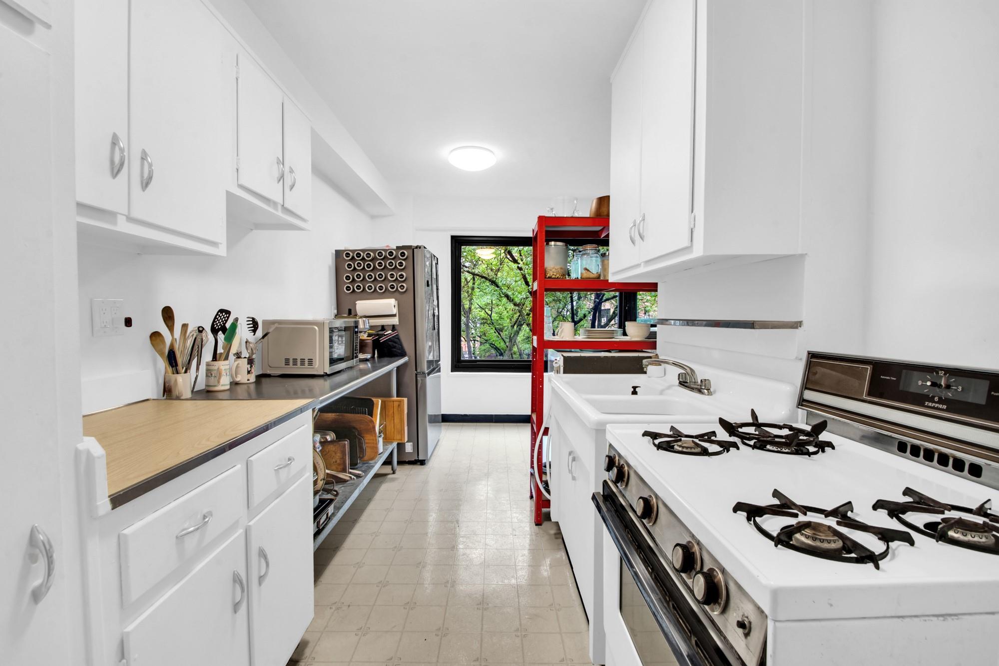 33-64 21 Street St #5D, Astoria, New York image 4