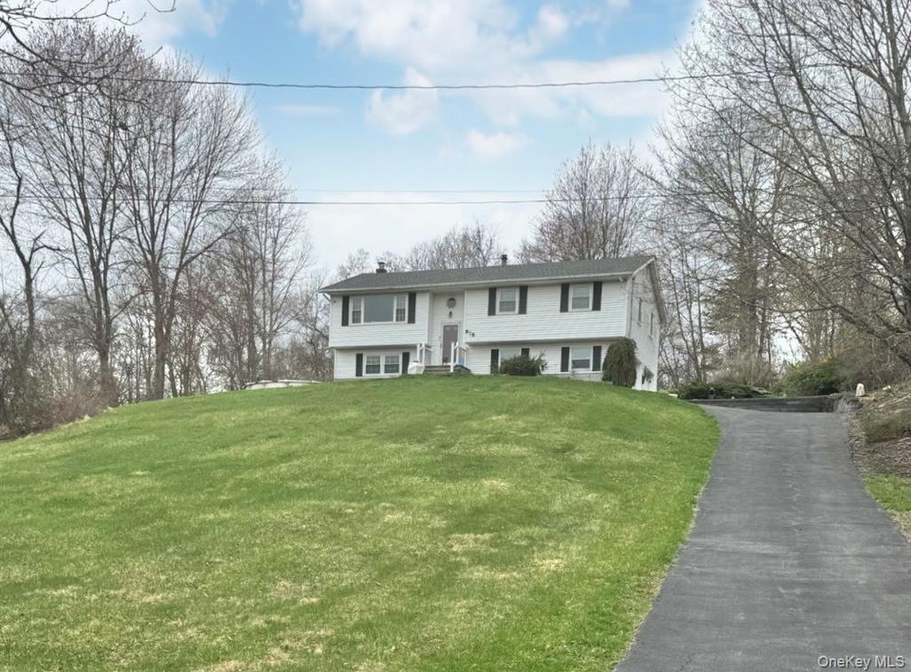 Photo of 515 Toleman Road, Rock Tavern, NY 12575 (MLS # 1000310)
