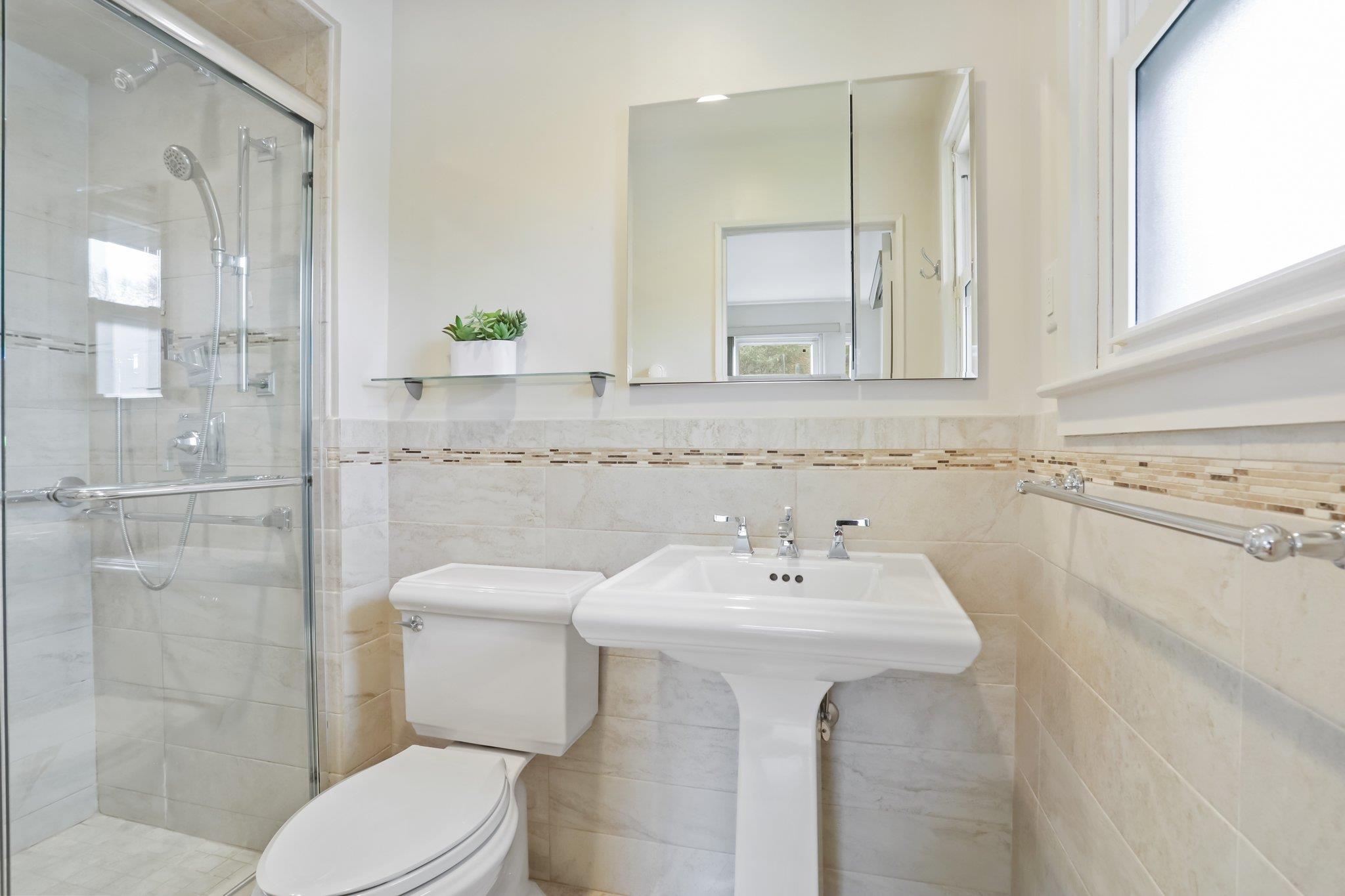 334 N Victory Boulevard, New Rochelle, Florida image 12