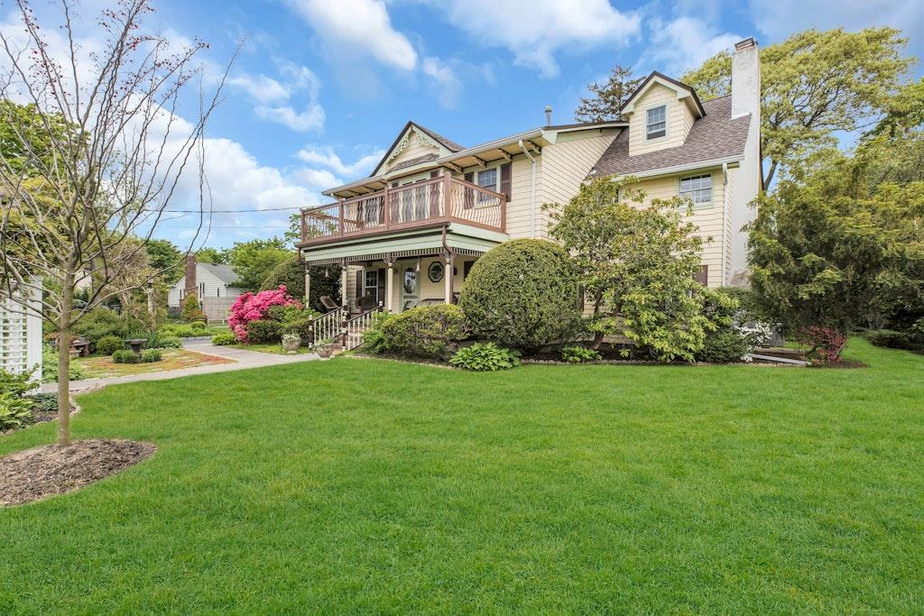 5 Hallett Court, Blue Point, New York image 2