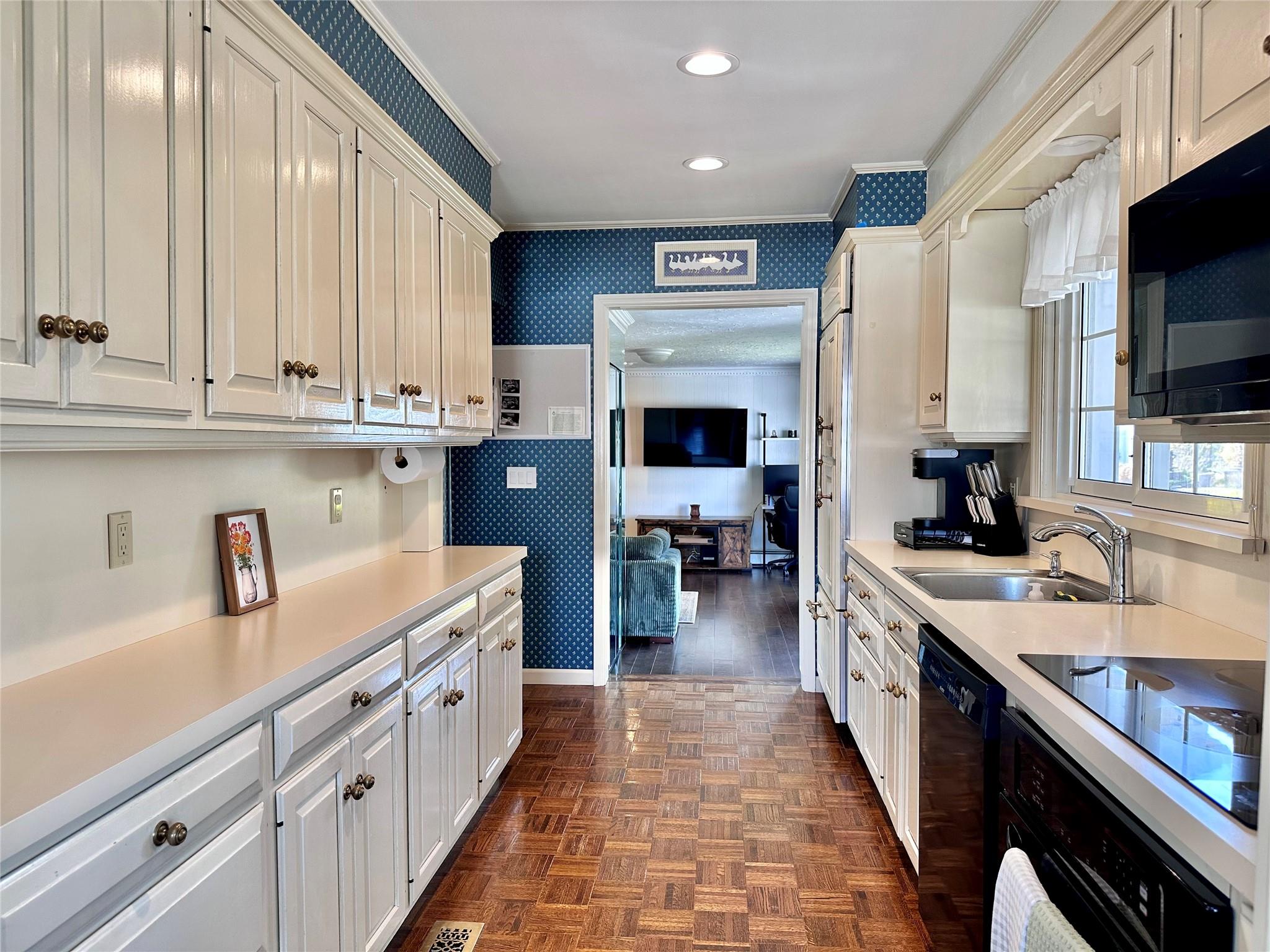 422 Boulder Street, Ronkonkoma, New York image 8
