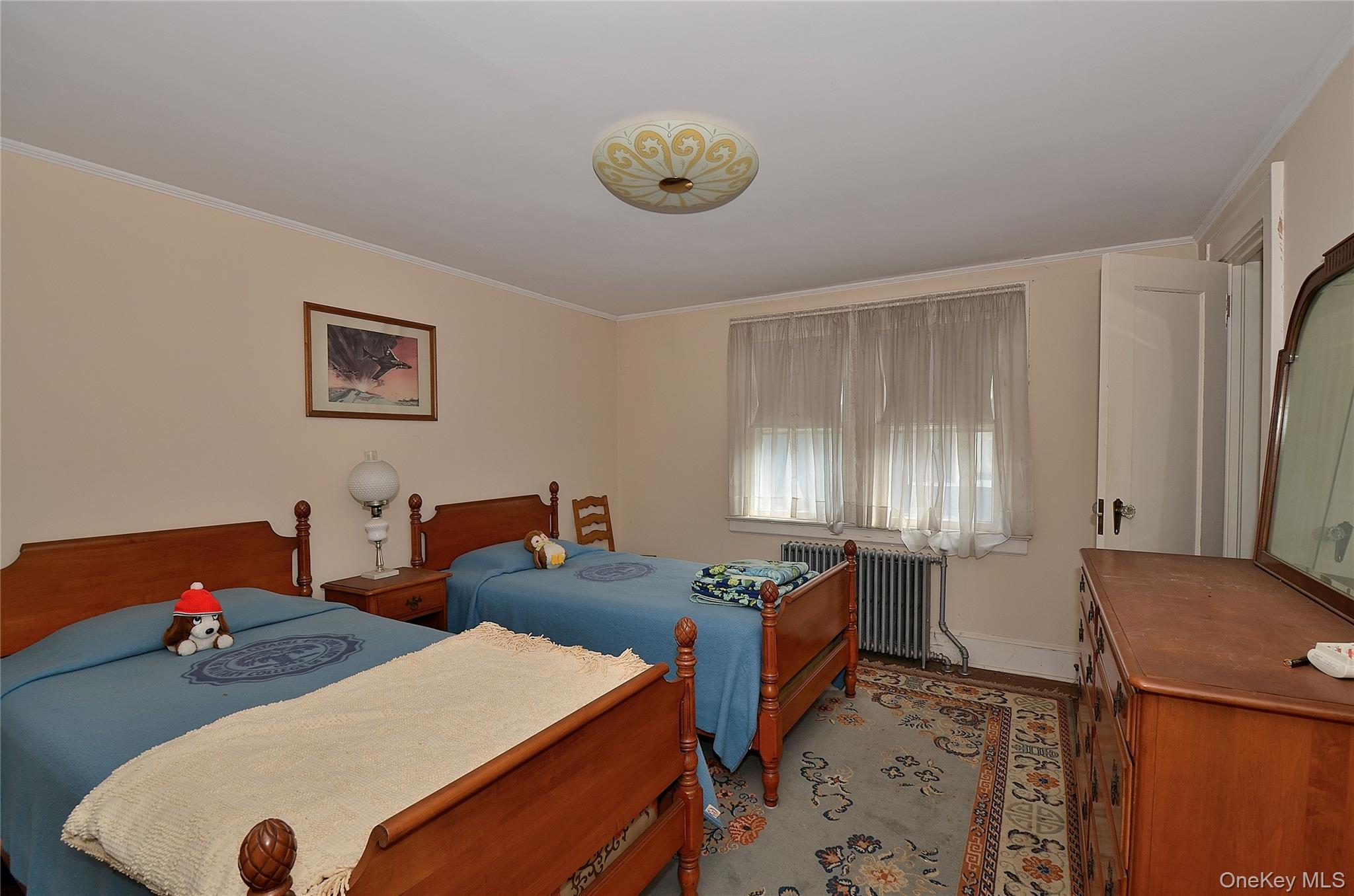 2586 Riverside Drive