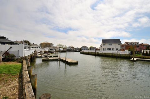 2586 Riverside Drive Wantagh NY 11793