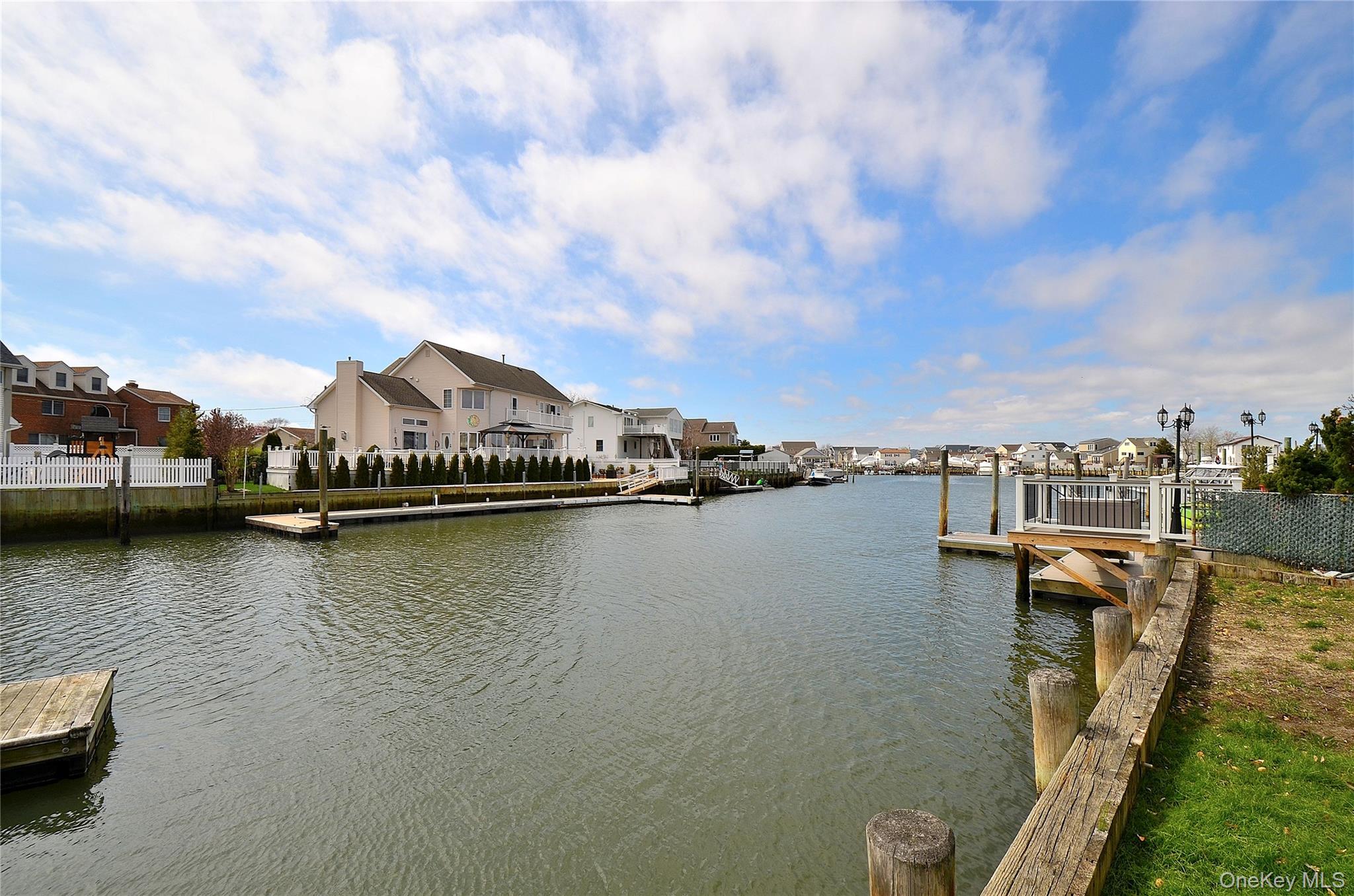 2586 Riverside Drive