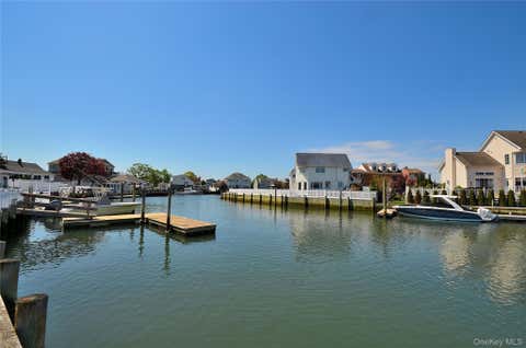 Homes For Sale - 2586 Riverside Drive<br/> Wantagh, NY 11793