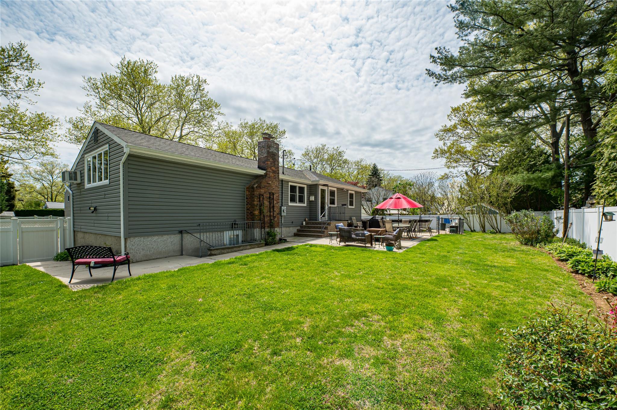 11 New Dorp Place, Melville, New York image 31