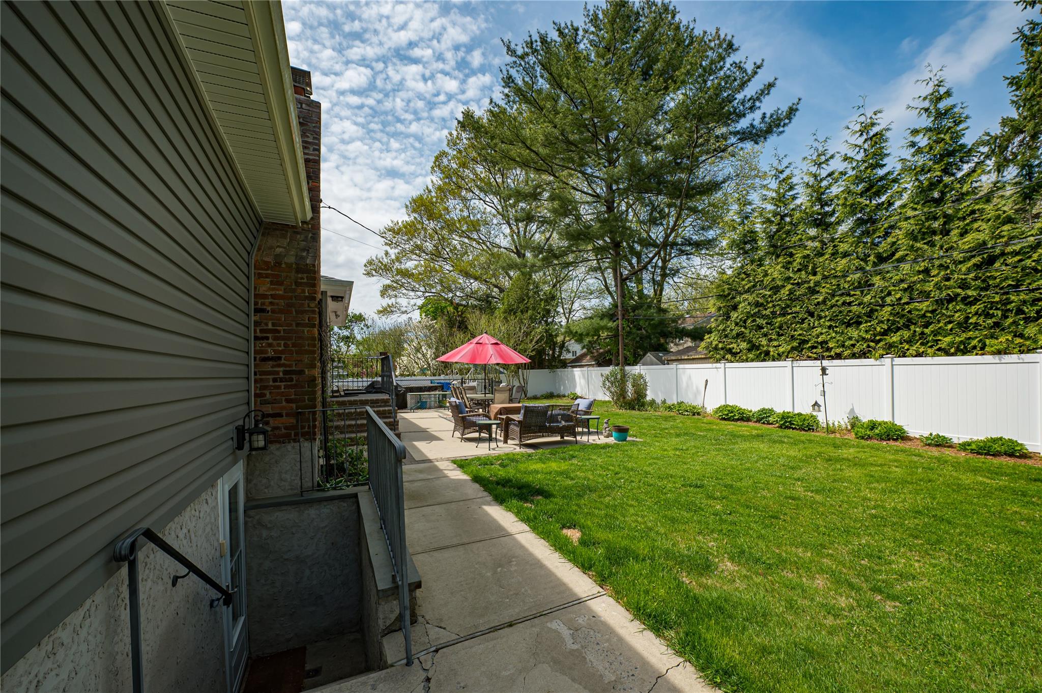 11 New Dorp Place, Melville, New York image 25
