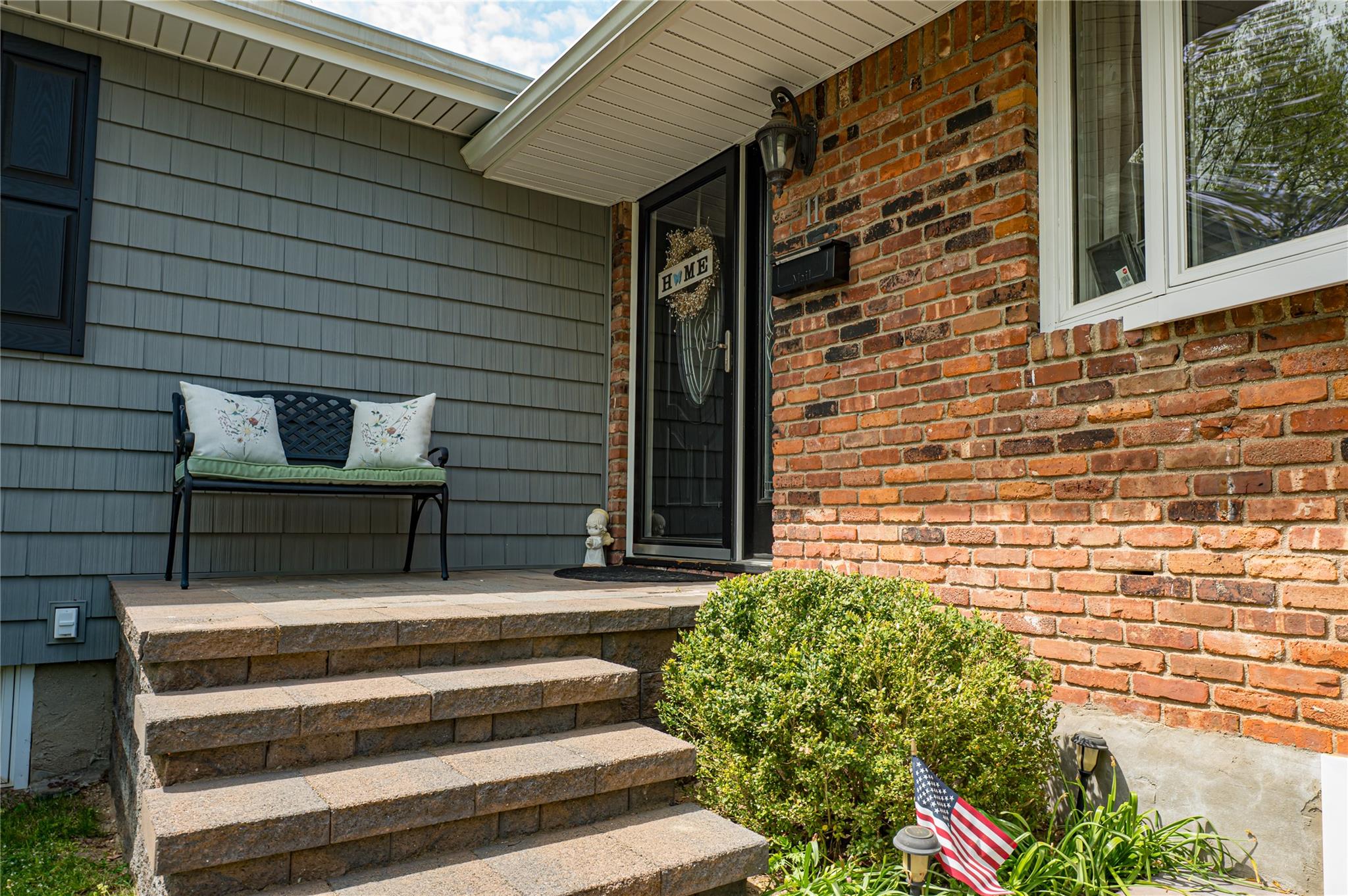 11 New Dorp Place, Melville, New York image 3