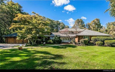 Photo of 18 Golf Club Road, Saint James, NY 11780 (MLS # 929753)