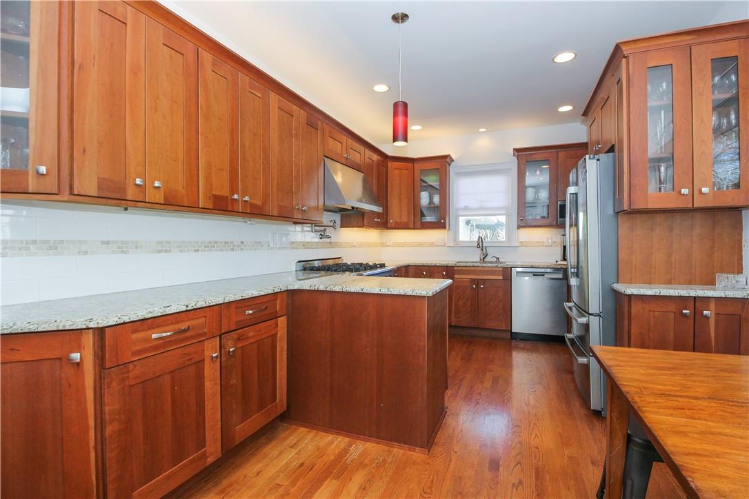 195 Larchmont Avenue, Larchmont, New York image 7
