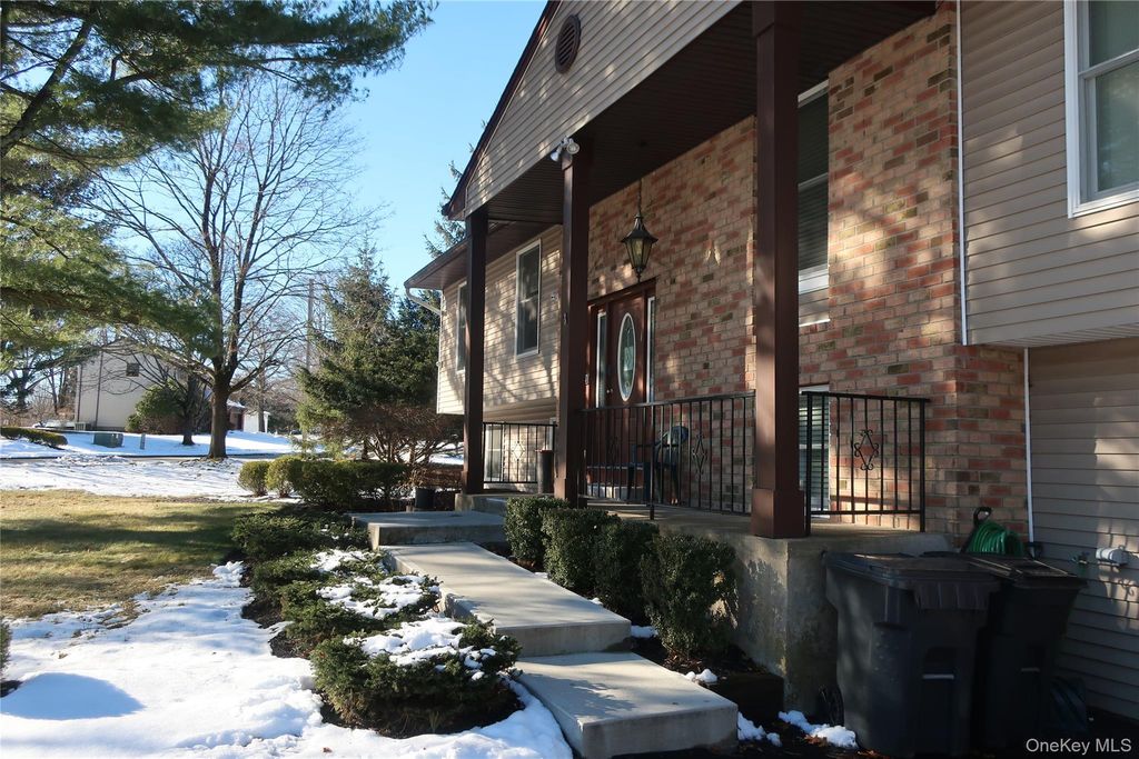 Photo of 1 Tokay Lane, Monsey, NY 10952 (MLS # 946083)