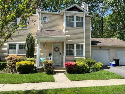 Condo For Sale - 17 Stone Commons<br/> Yaphank, NY 11980