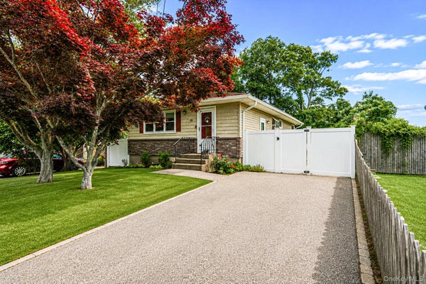 24 TRAFALGAR DR, SHIRLEY, NY 11967 - Image 20a5d5b5d3d32ab11c3b2c2b45a3497e/2609629732