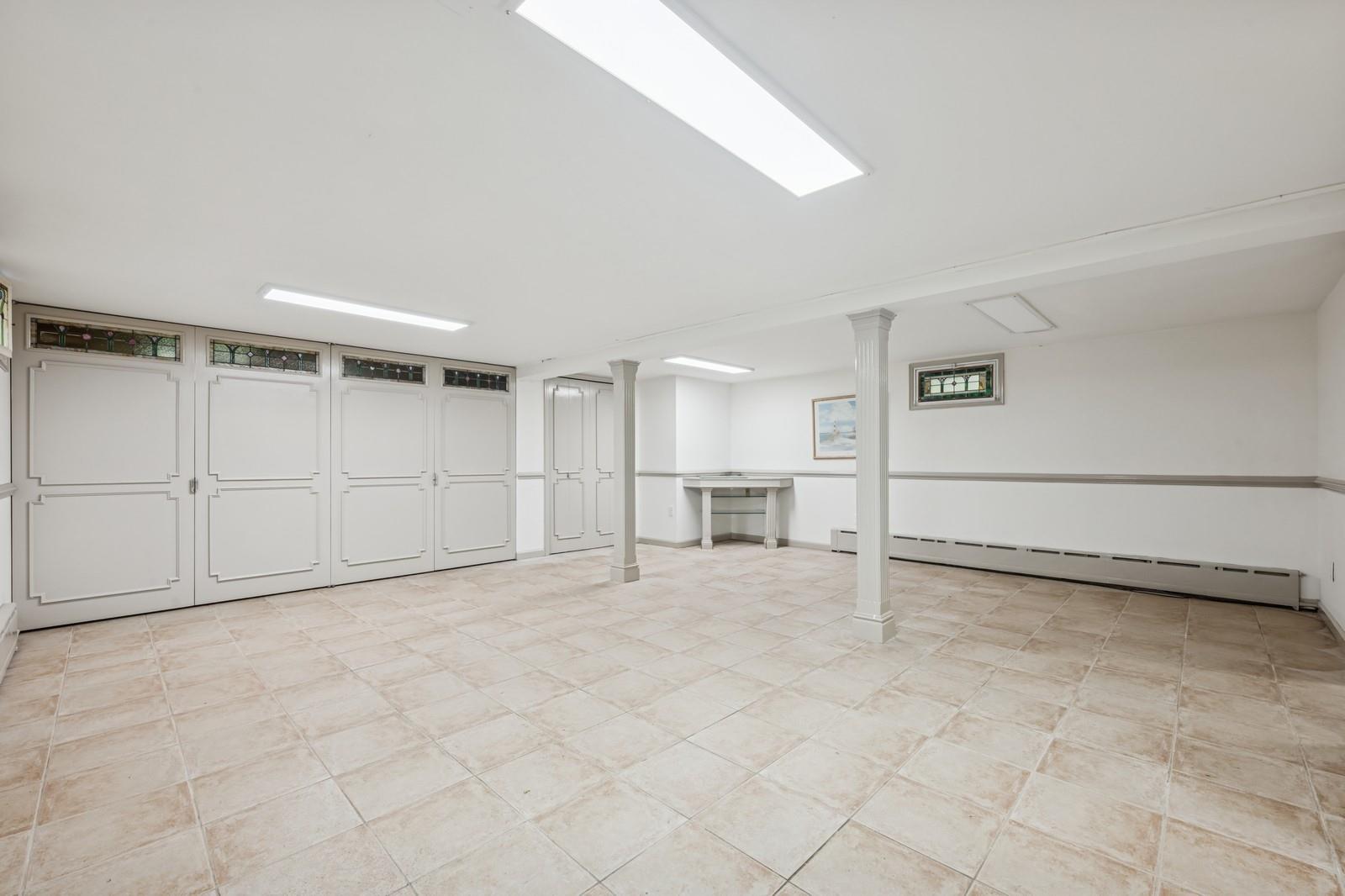 14 Harwich Road, East Rockaway, New York image 28
