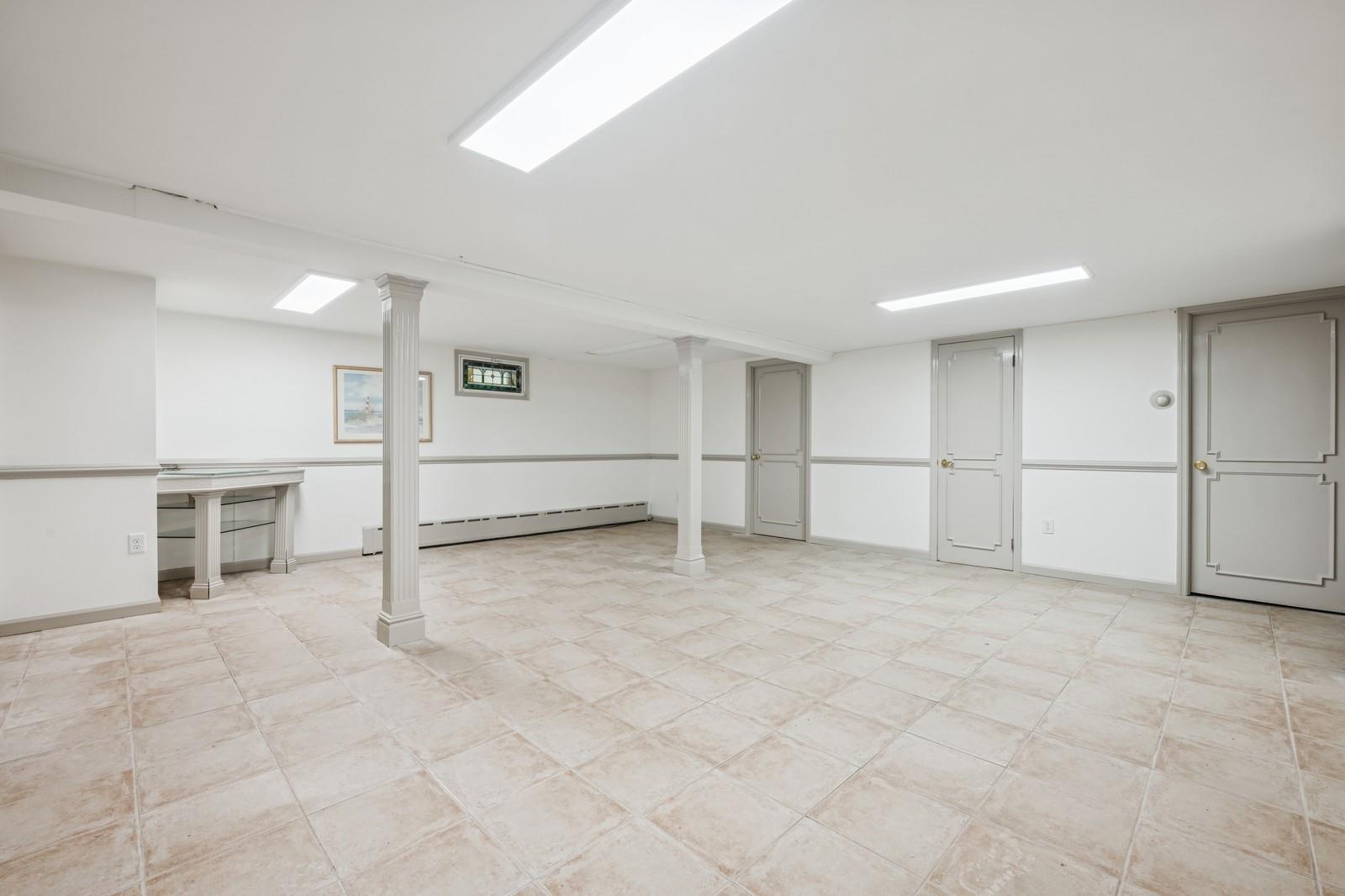 14 Harwich Road, East Rockaway, New York image 31
