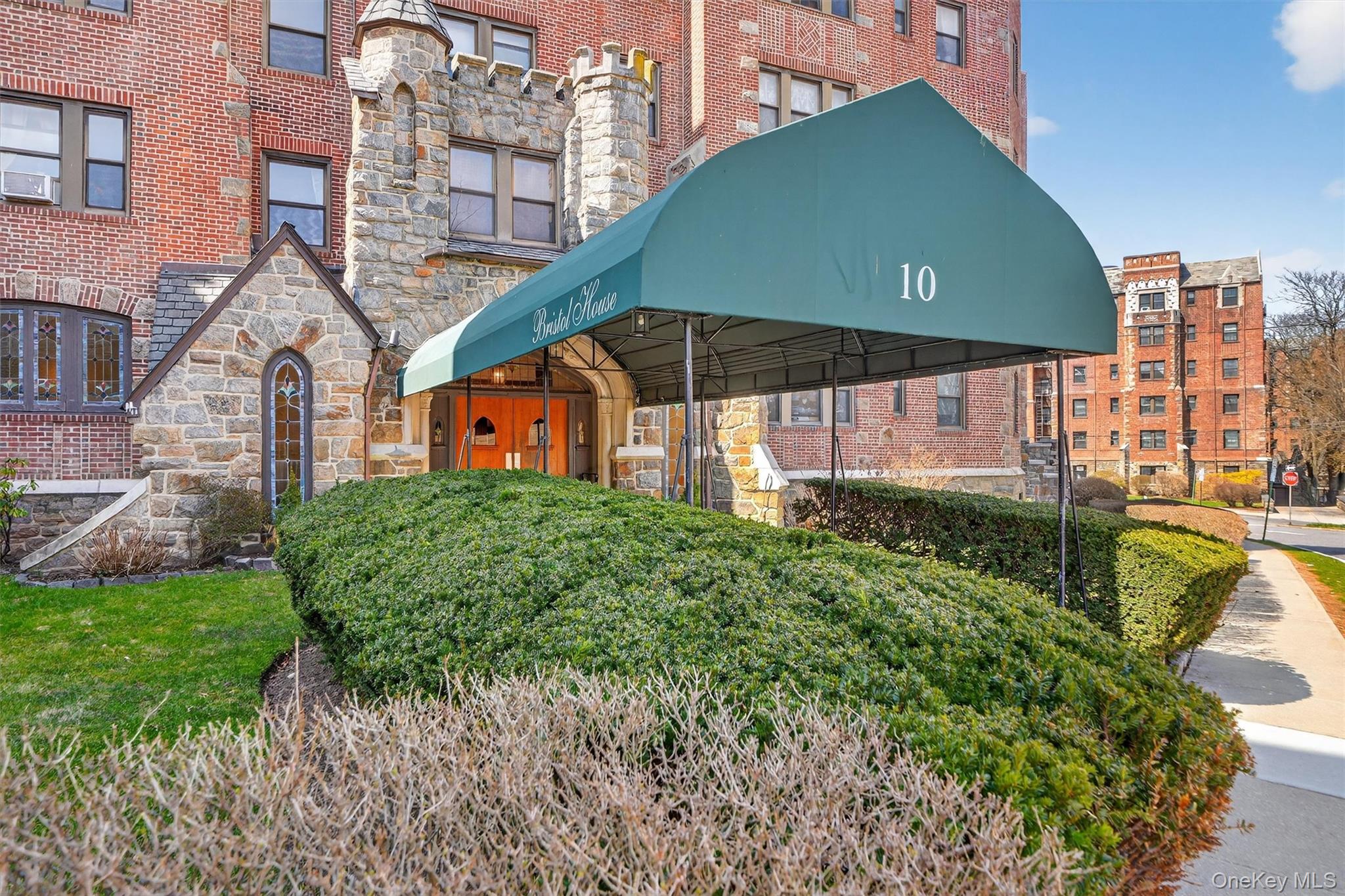 10 Nosband Avenue 1L