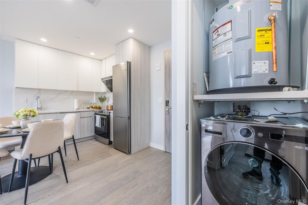 Photo of 134-11 Franklin Avenue #3F, Flushing, NY 11355 (MLS # 964627)