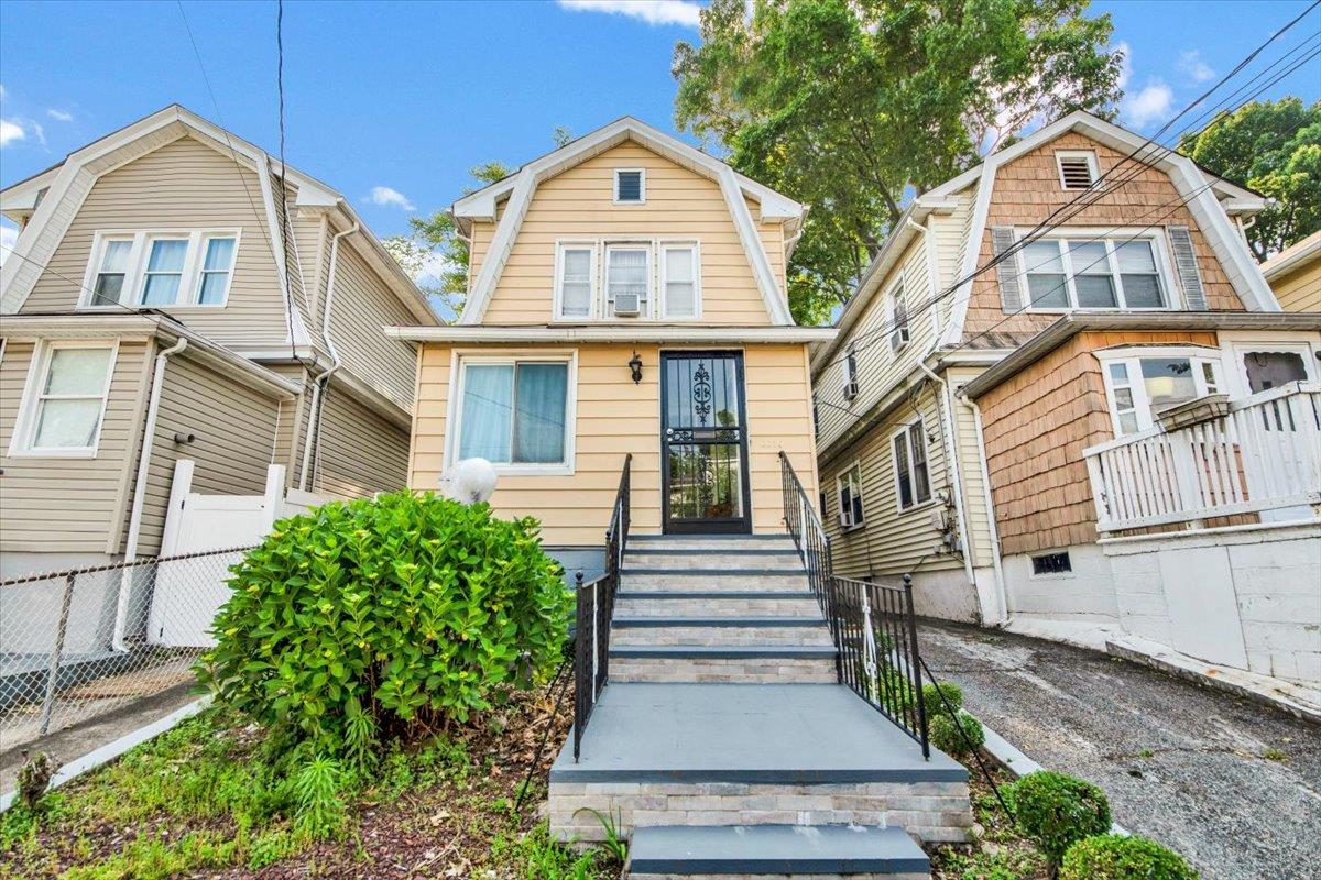 Property for Sale at Edson Avenue, Bronx, New York - Bedrooms: 3 
Bathrooms: 2 
Rooms: 7  - $599,000