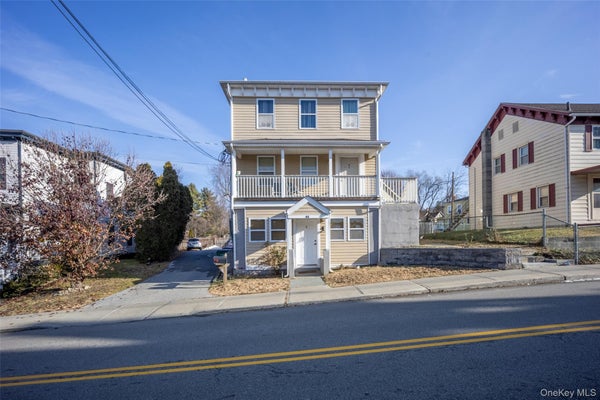 44 E MAIN ST APT 1, BEACON, NY 12508 - Image 20b5bfbfc9eec323c80031eaf6bebc53/292572544