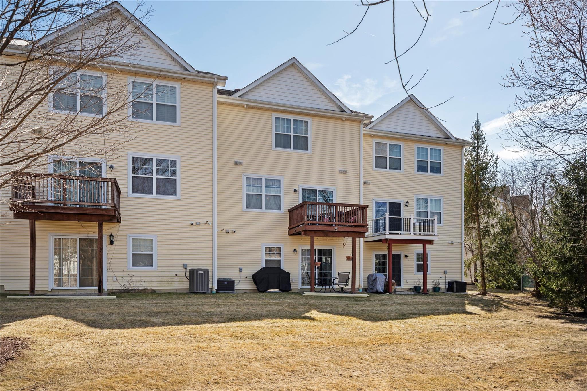 100 Woodlake Drive, Middletown, New York image 32