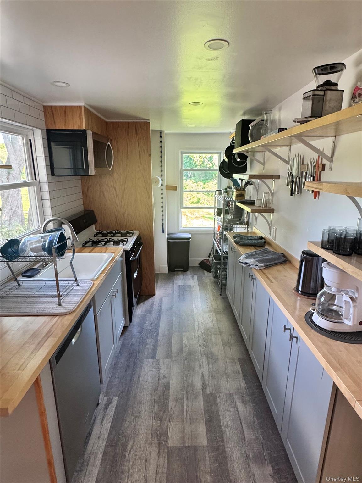 Verplanck, New York 10596, United States, 2 Bedrooms Bedrooms, ,1 BathroomBathrooms,Residential,Active,205712