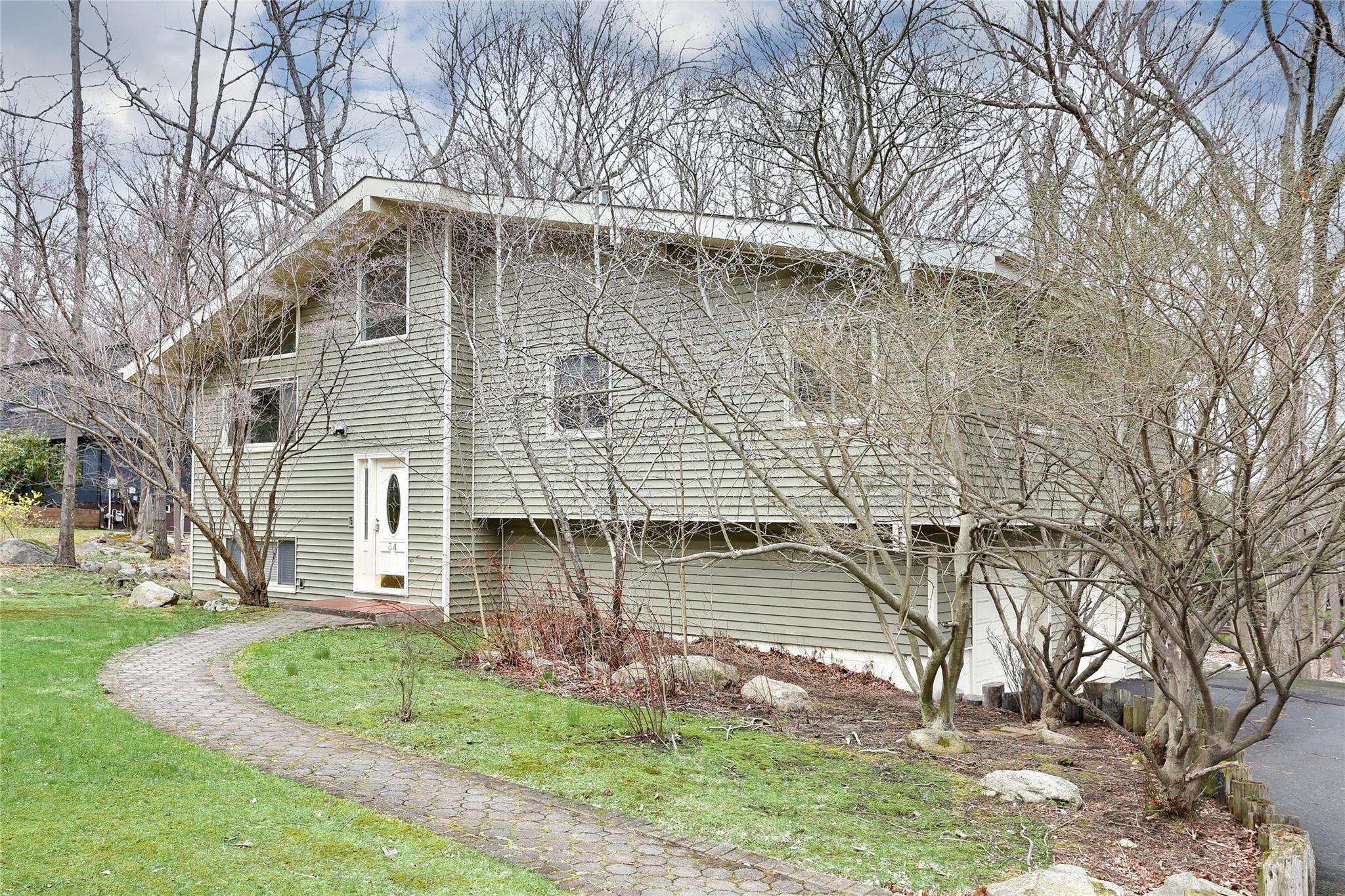 34 Tamarack Lane, Pomona, New York image 2