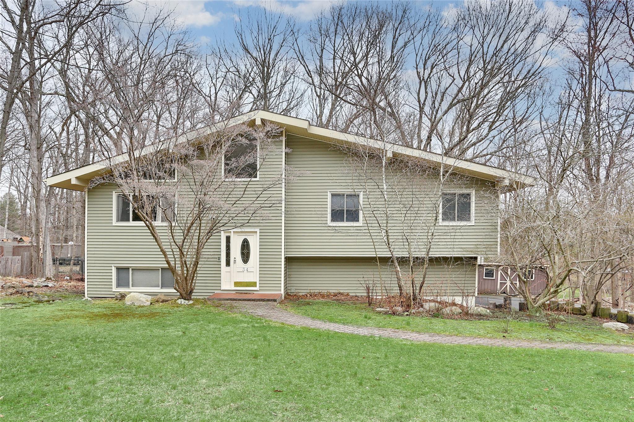 34 Tamarack Lane, Pomona, New York image 1