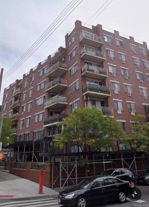 Homes For Sale - 137-08 31st Road #6E<br/> Flushing, NY 11354