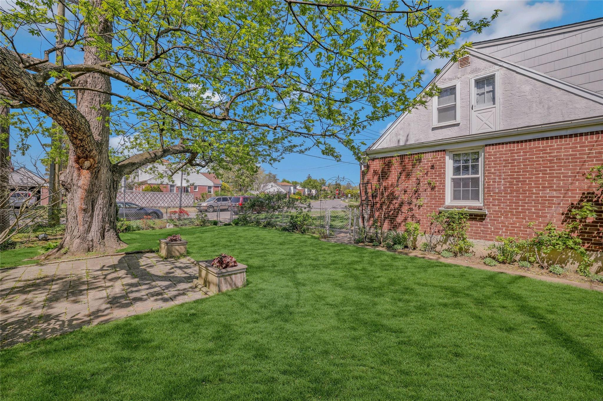 1793 Stewart Avenue, New Hyde Park, New York image 20