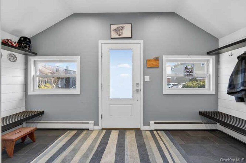 Photo of 22 Bay Beach Avenue, Bayville, NY 11709 (MLS # 950793)