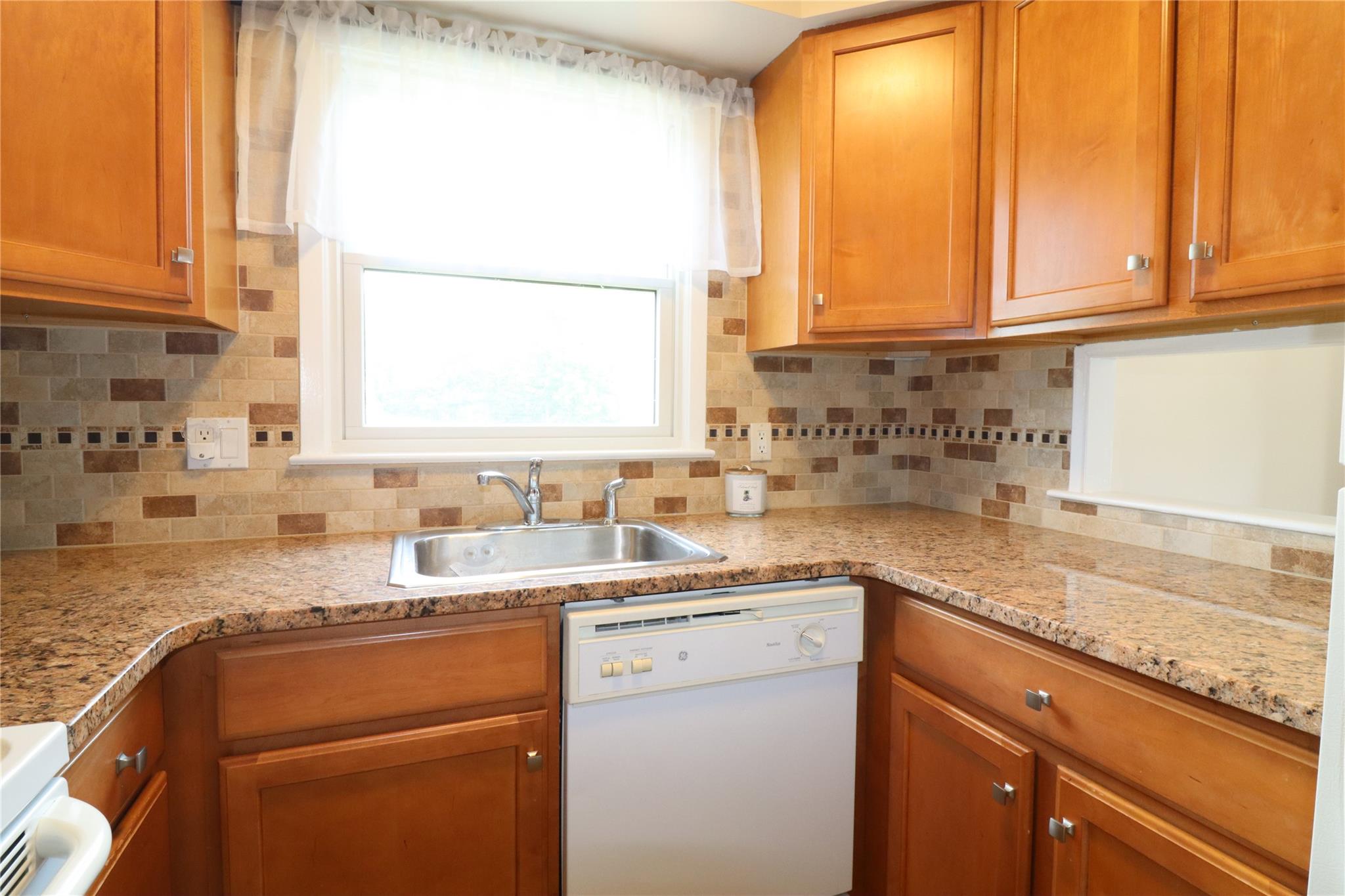 18 Hastings Court E