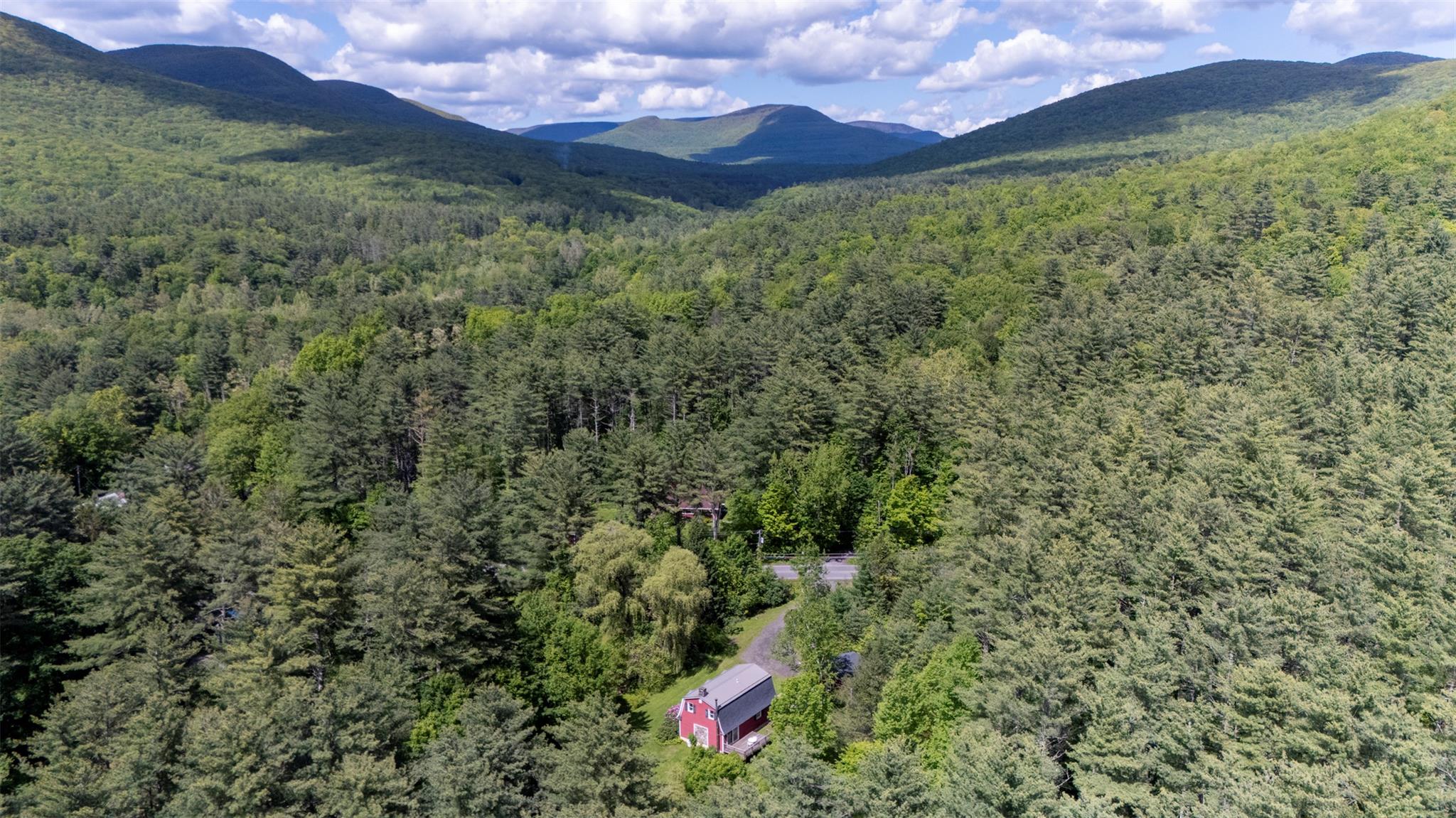 Shandaken, New York 12457, United States, 2 Bedrooms Bedrooms, ,2 BathroomsBathrooms,Residential,Active,136537