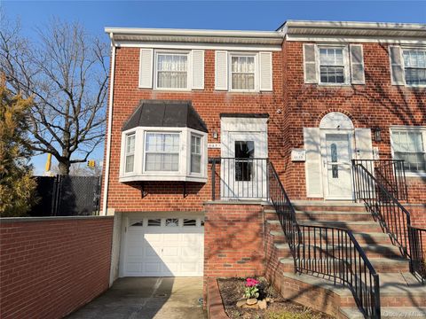 62-01 Douglaston Parkway Douglaston NY 11362