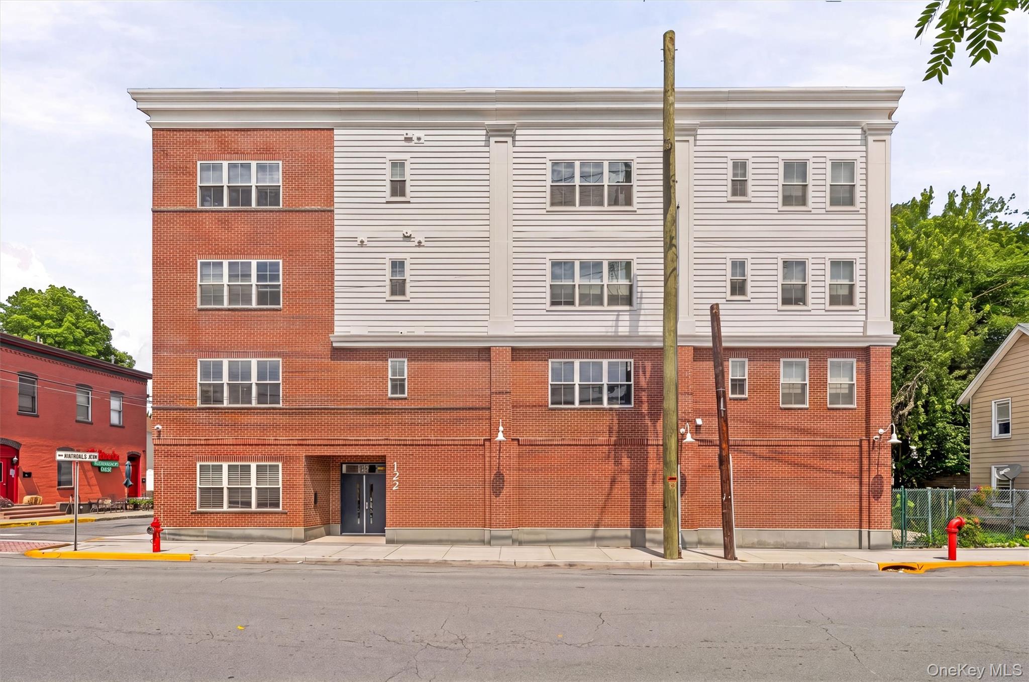 122 Greenwich Avenue