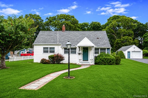 Homes For Sale - 1 E Jackwill Road<br/> Suffolk County, East Patchogue, NY 11772