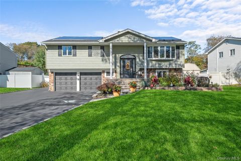 40 Stonywood Drive Commack NY 11725