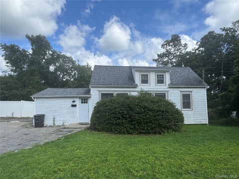 Homes For Rent - 425 Landing Avenue<br/> Smithtown, NY 11787