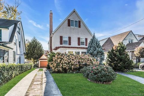 4172 Glenwood Street, Little Neck, NY 11363 - MLS#: 927057