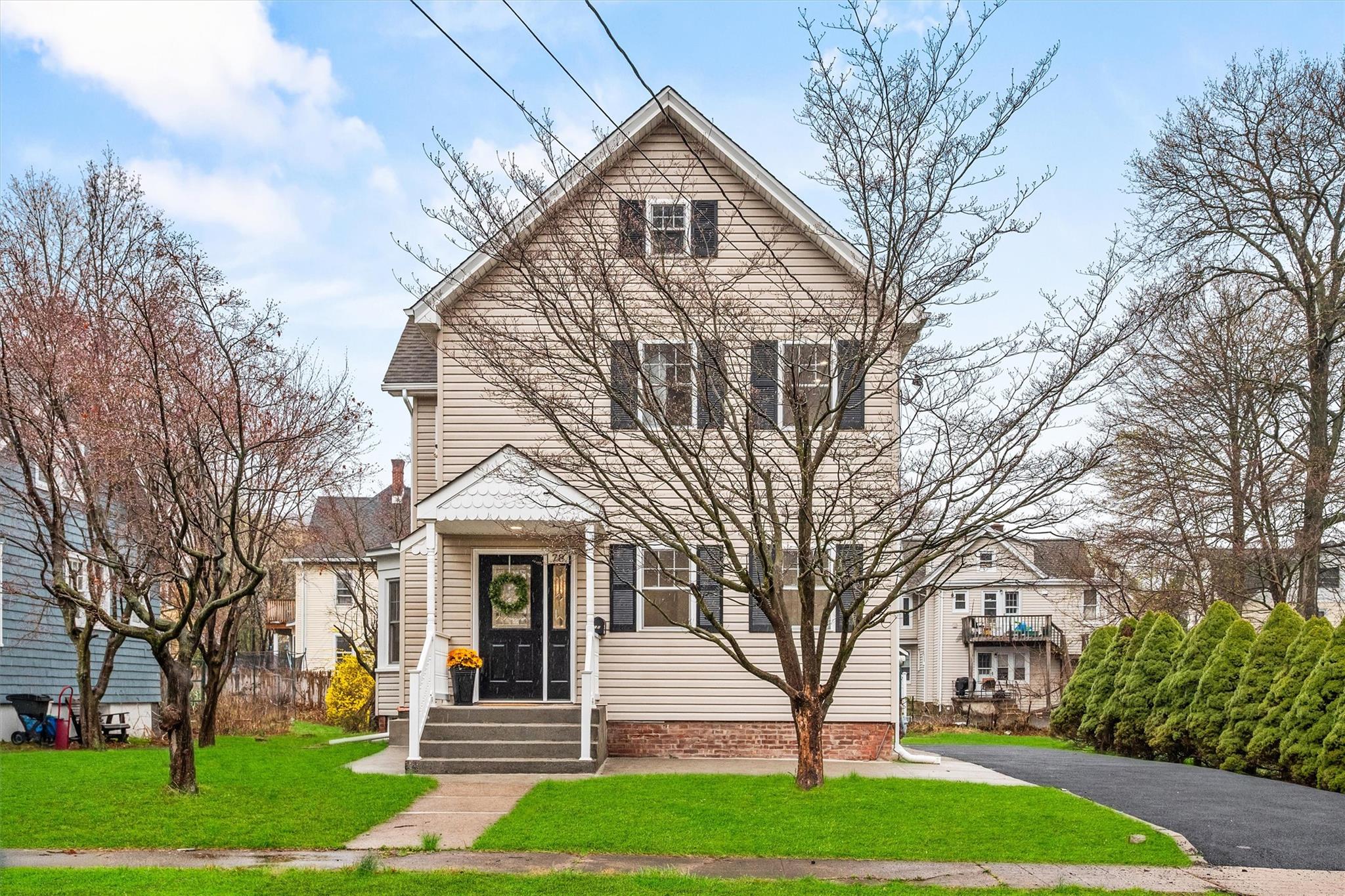 78 E Maltbie Avenue, Suffern, New York image 1
