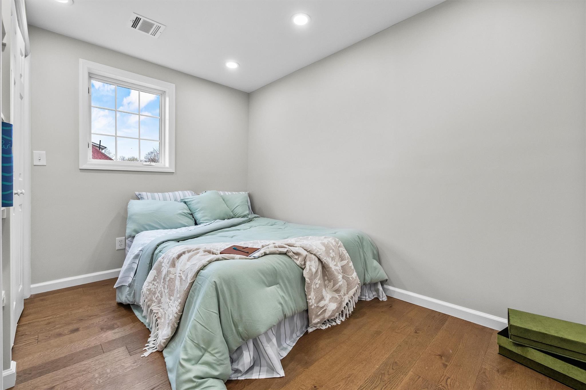 78 E Maltbie Avenue, Suffern, New York image 33