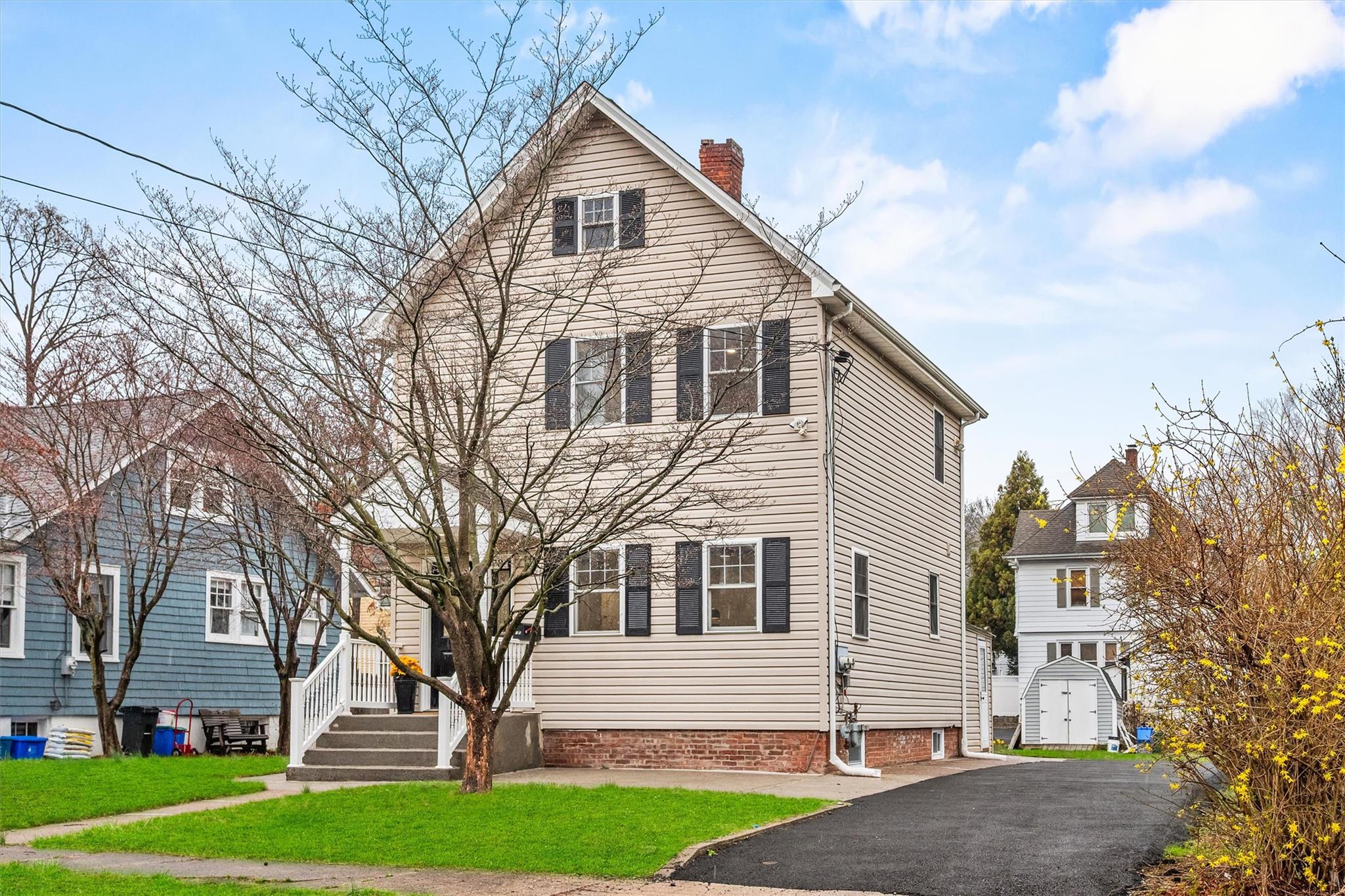 78 E Maltbie Avenue, Suffern, New York image 2