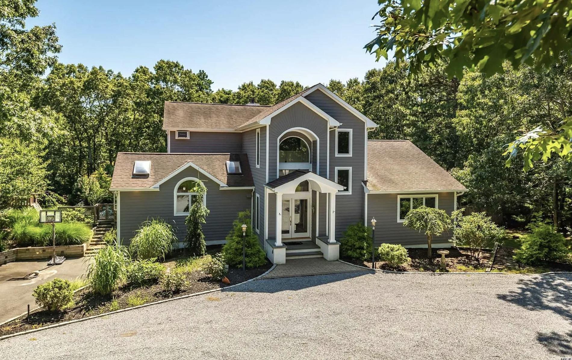 Property for Sale at Douglas Court, Hampton Bays, Hamptons, NY - Bedrooms: 5 
Bathrooms: 5  - $1,890,000