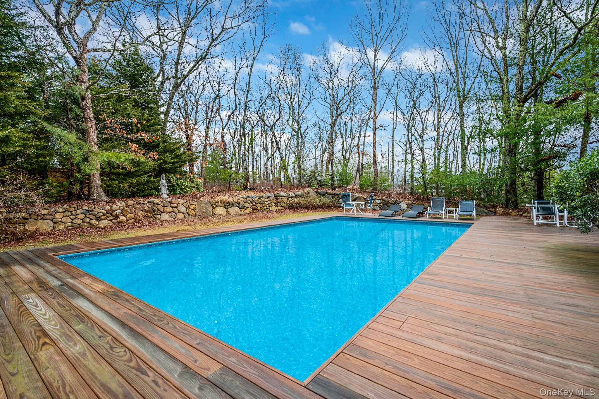 128 Springy Banks Road