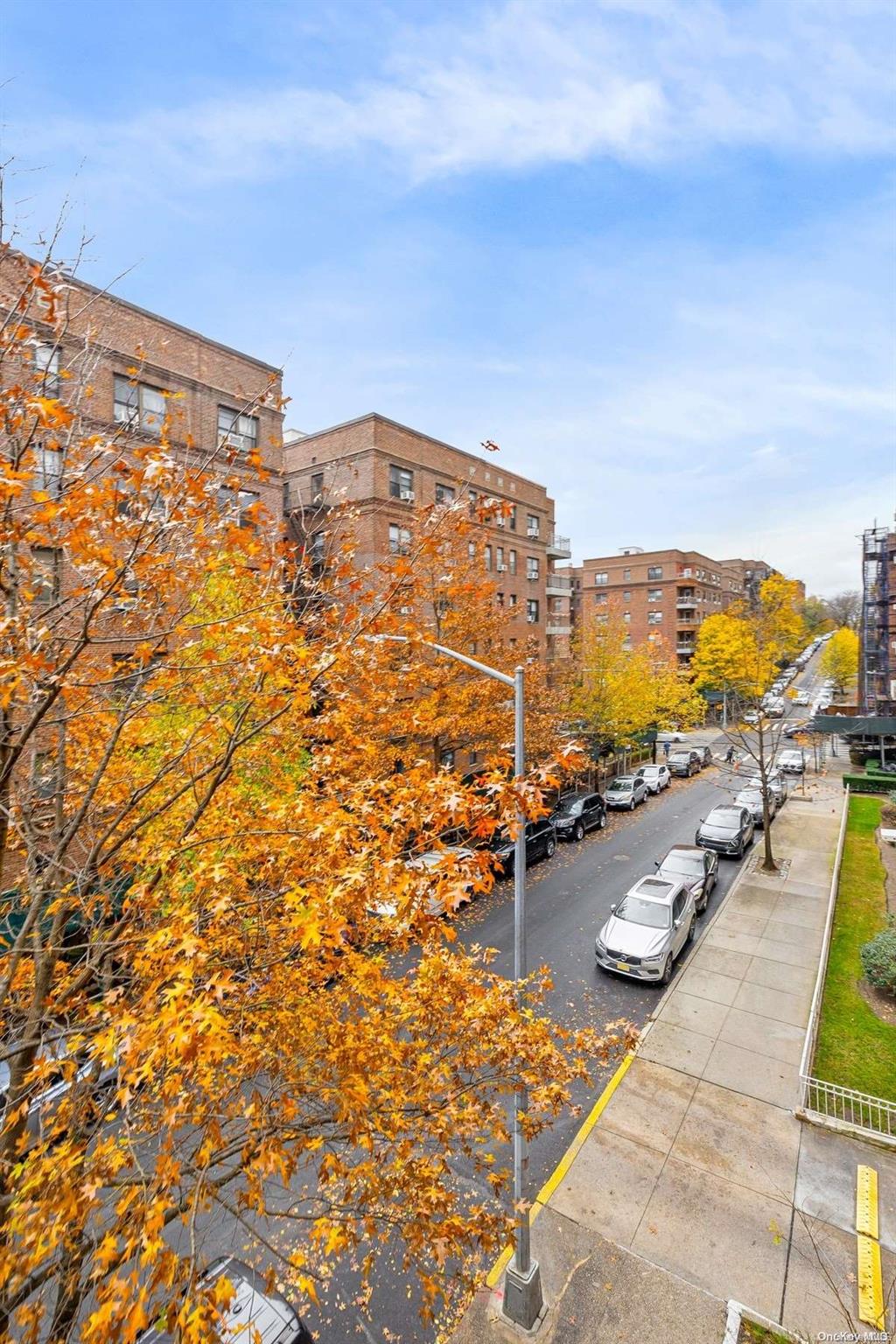 104-20 68 Drive #A14, Forest Hills, New York image 4