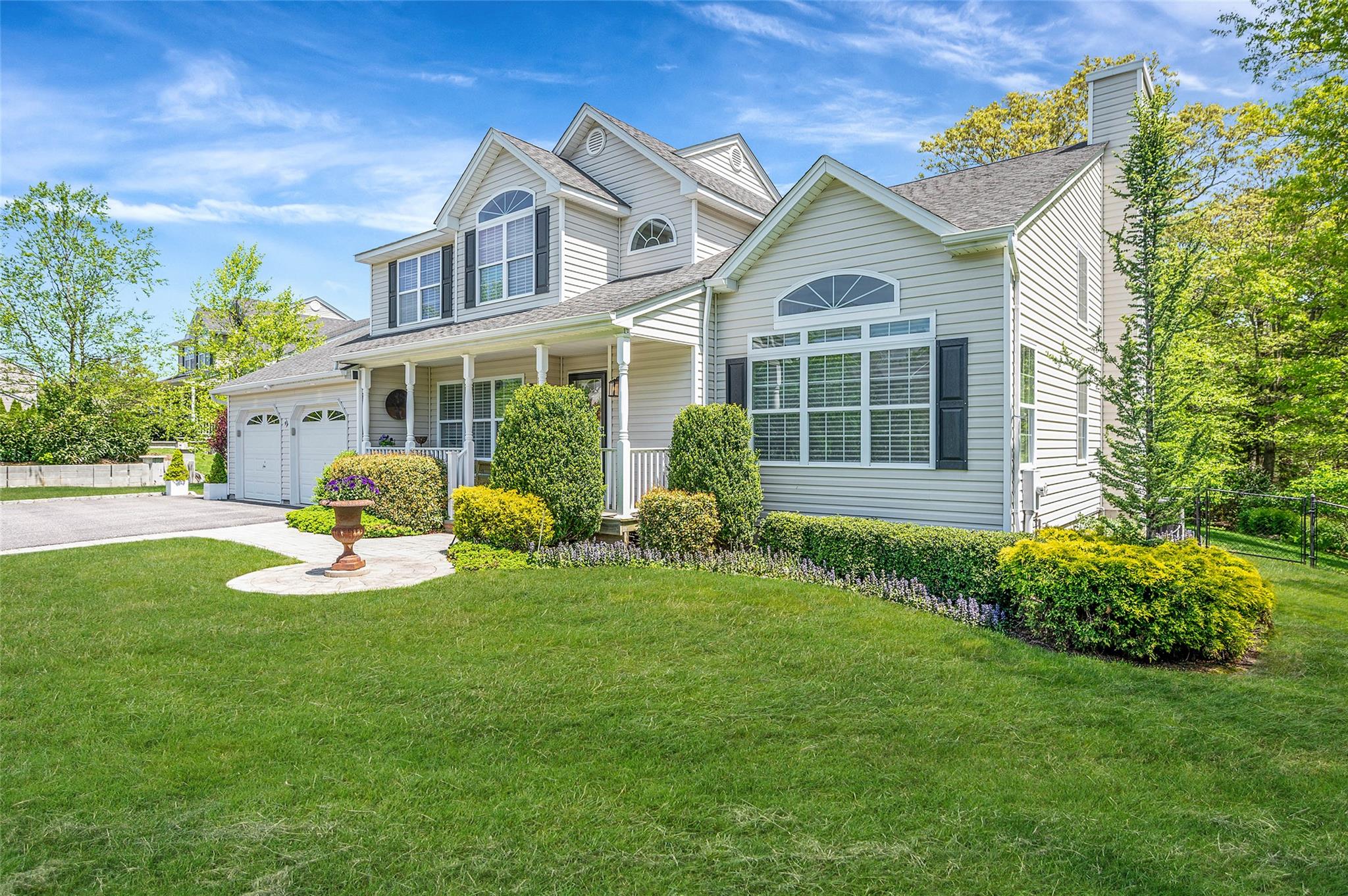 9 Nydia Court, Yaphank, New York image 2