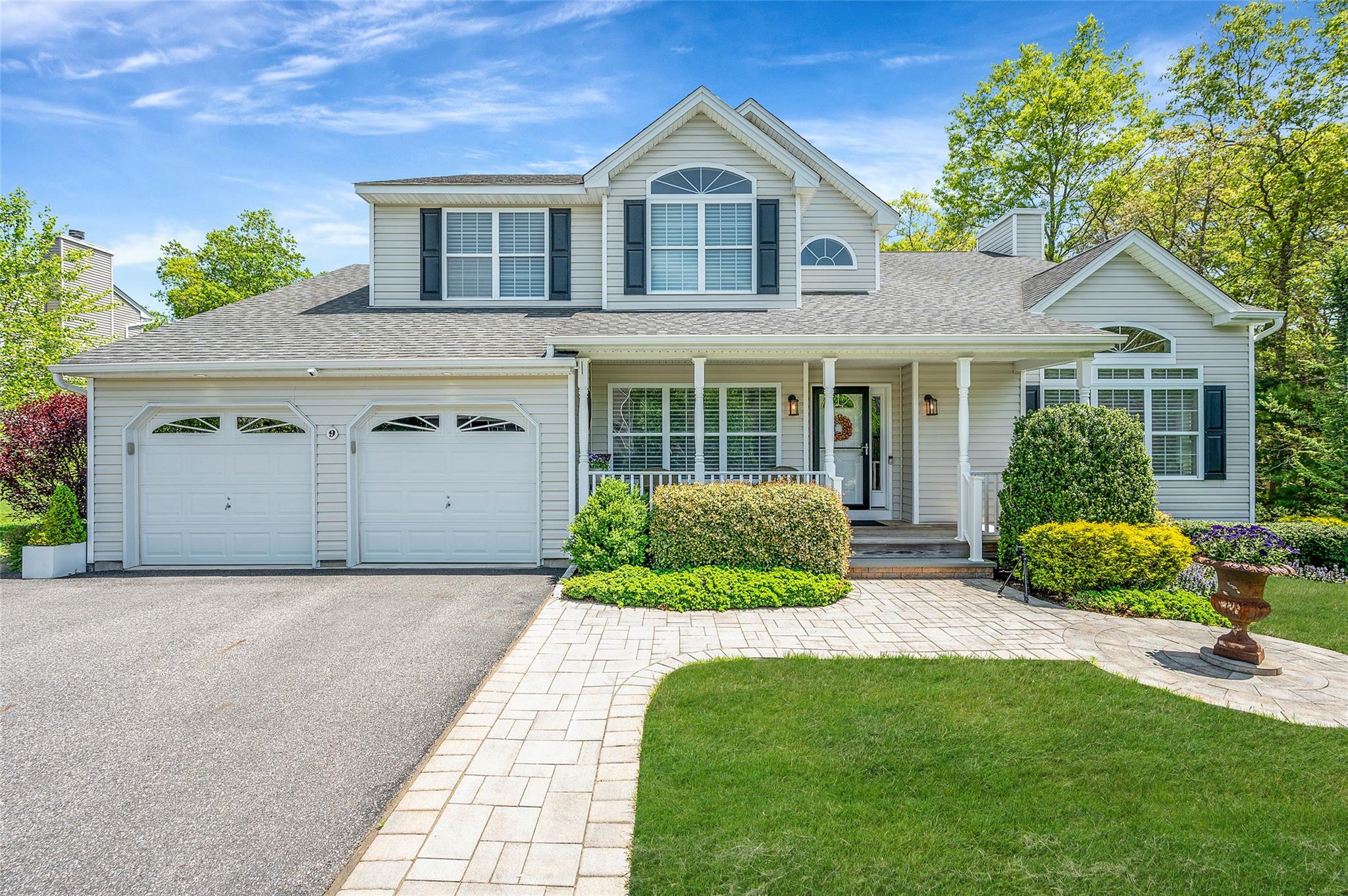 9 Nydia Court, Yaphank, New York image 1